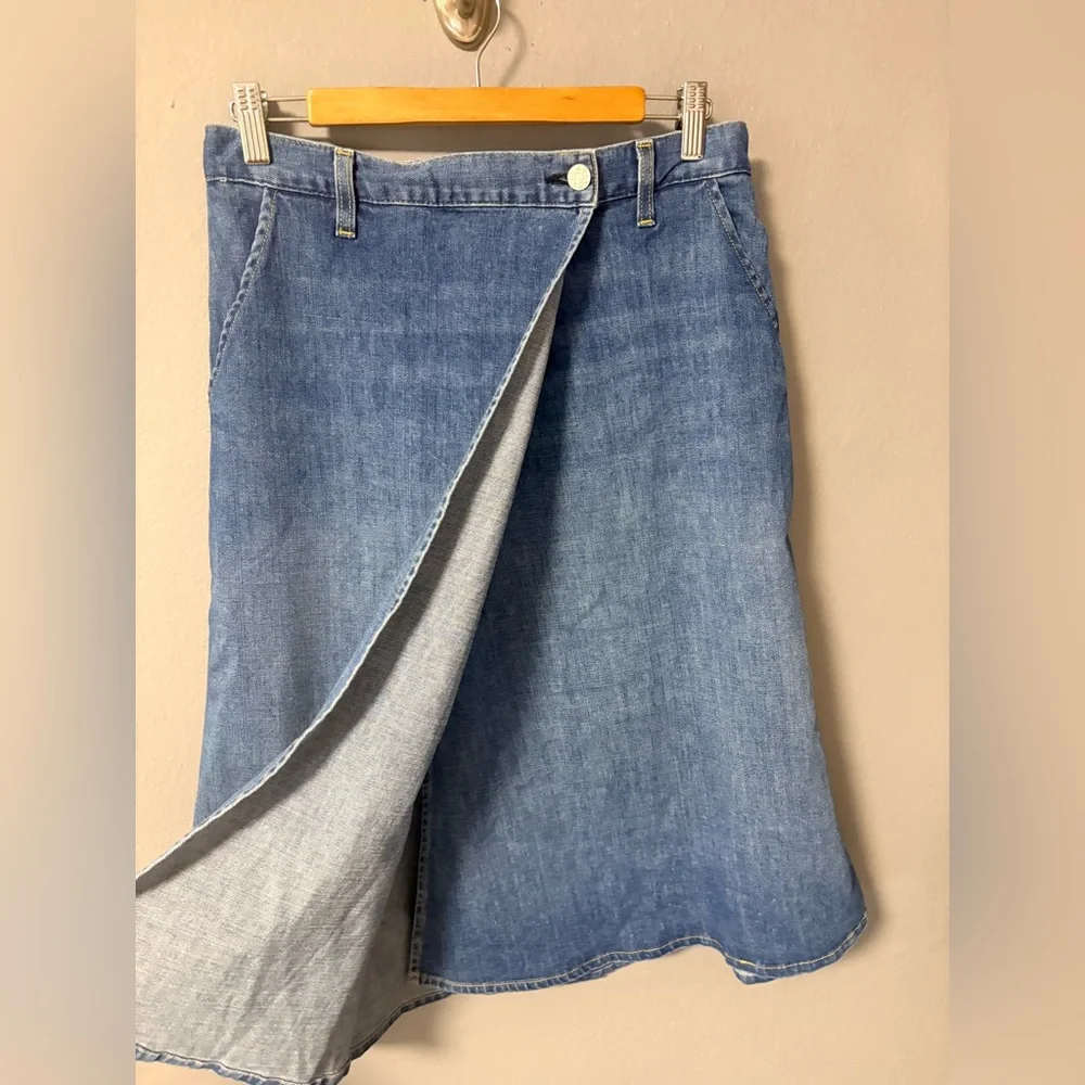 NWOT AMO the Marie Wrap Skirt Denim Midi in Wistful Wash. Size Small